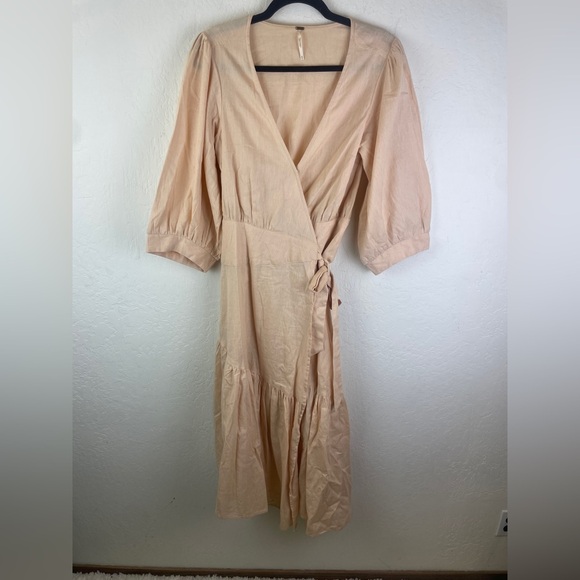 Free People Summer Don’t Mind If I Do MIDI Dress, size Medium Peach Color - Picture 4 of 7
